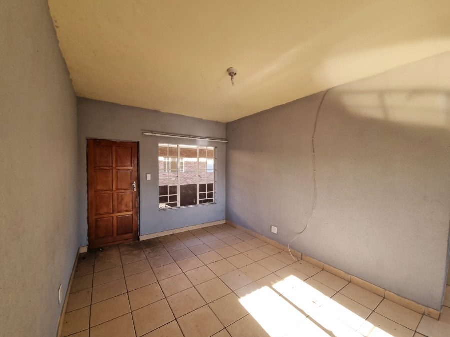 1 Bedroom Property for Sale in Lower Bo-dorp North West